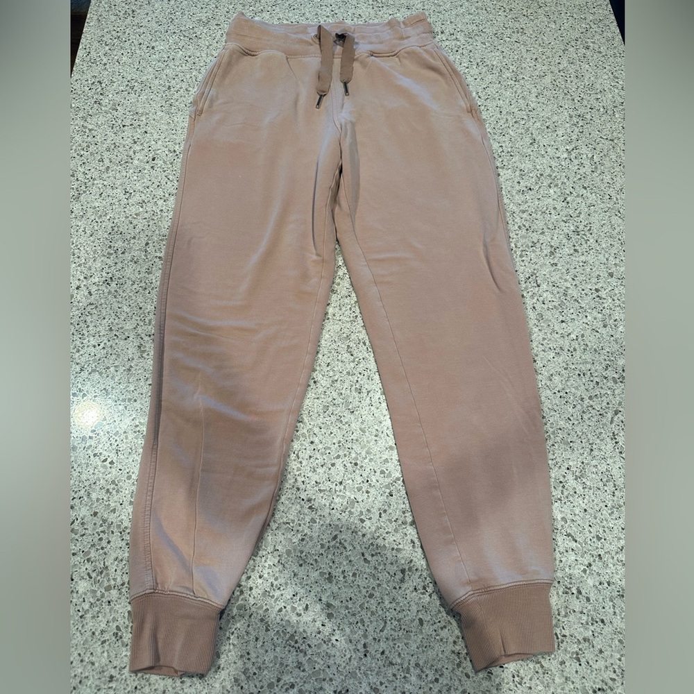Athleta Jogger Sweatpants in Dusty Rose